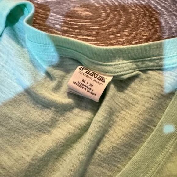 Victoria Secret- Pink shirt bundle- size Medium - Picture 3 of 4